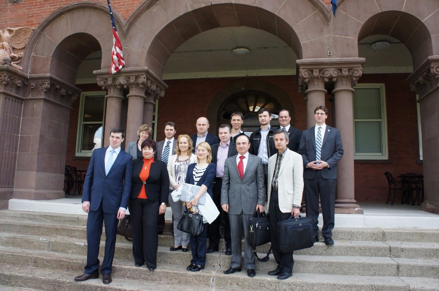 Наталия Викторовна Романова с коллегами на стажировке «Права интеллектуальной собственности: коммерциализация технологий» (SABIT) в апреле 2012 года